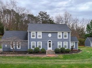 1310 Oxbow Rd, Belpre, OH 45714