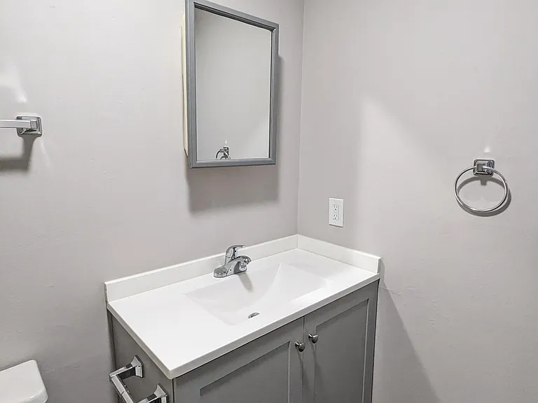 163 Mark Ln #20 — Photo 7