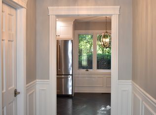 2S642 Avenue Chateaux, Oak Brook, IL 60523