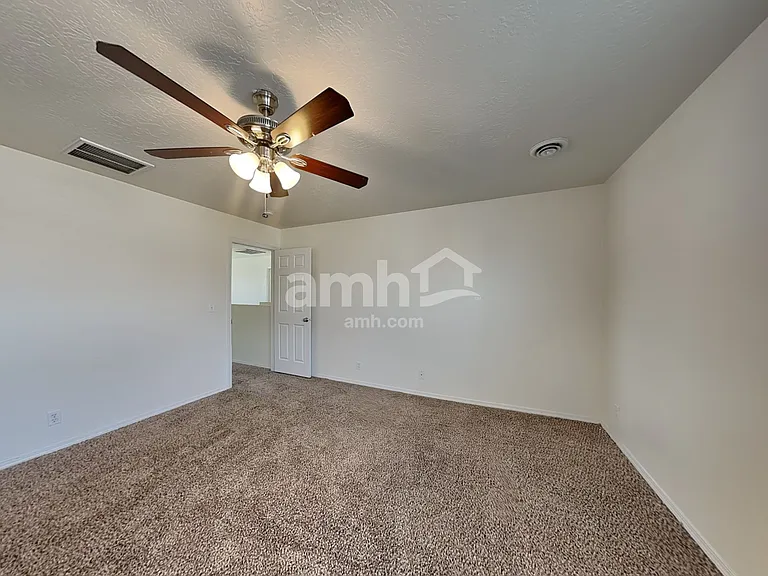 895 E Folgado Ct — Photo 16