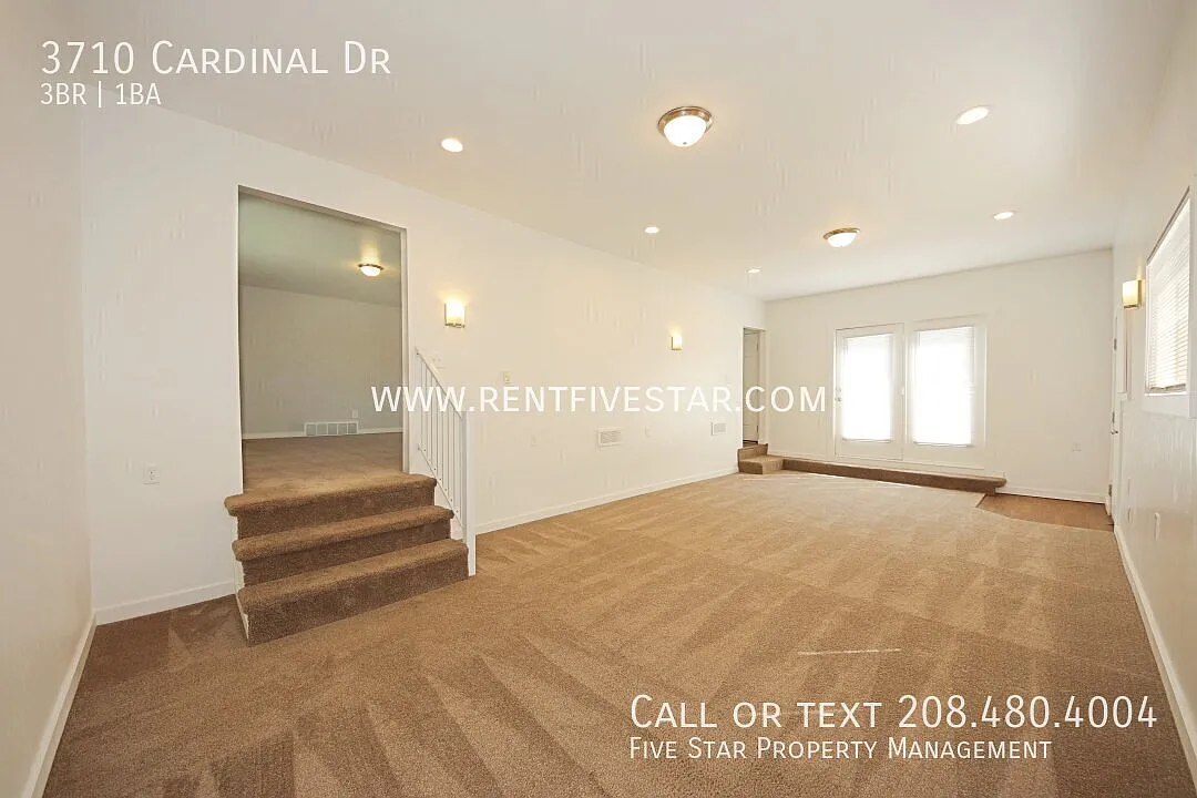 Charming 3 Bedroom Home with a Private Fenced Yard! — Photo 3