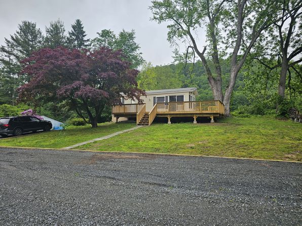 16 Willow Ln