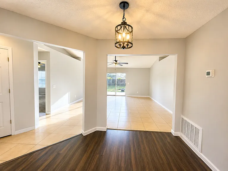 2722 Shalimar Dr — Photo 18