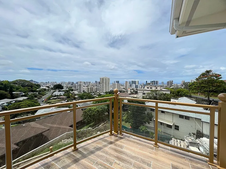 2045 Mott Smith Dr — Photo 13