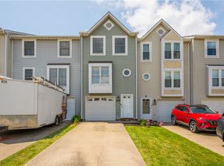 1119 Elm Ct, Oakdale, PA 15071