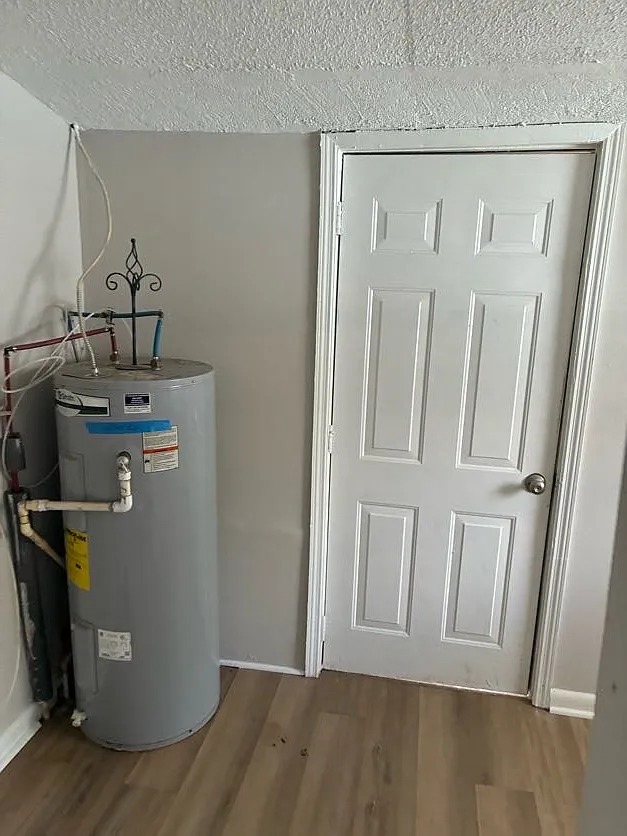 3 bed, 1350 sqft, $925 — Photo 3