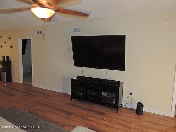 4th image of 658 S Atlantic Ave APT 6