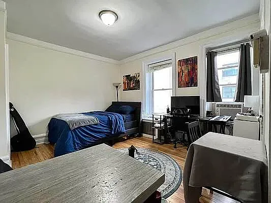 Rented by Compass | media 10