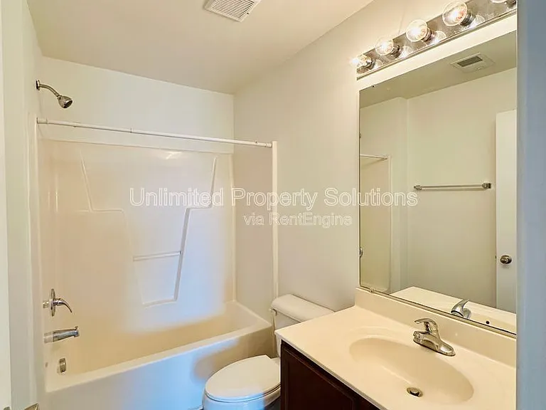 376 S Kerr Ave #305 — Photo 13