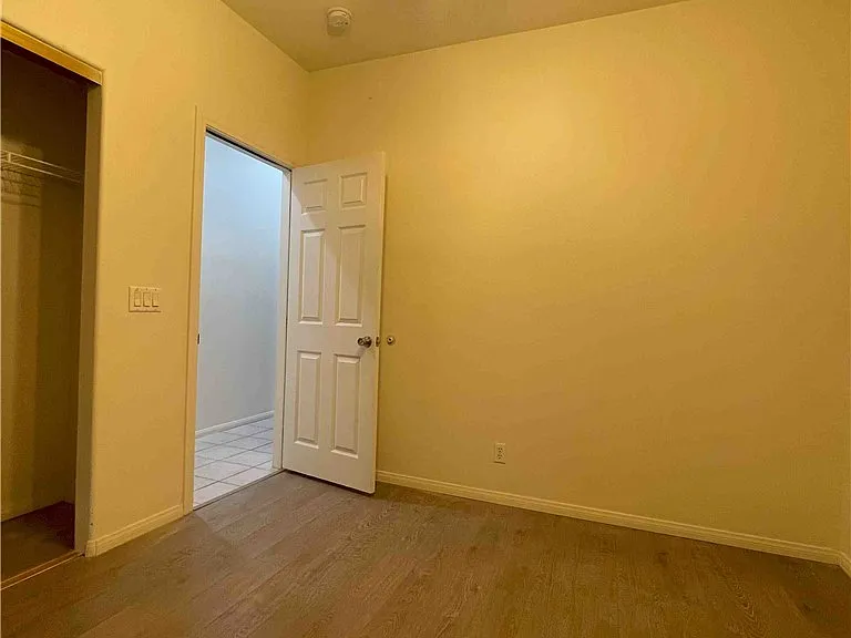 531 Curtin Ct — Photo 11