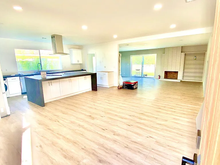 18591 Oriente Dr — Photo 15