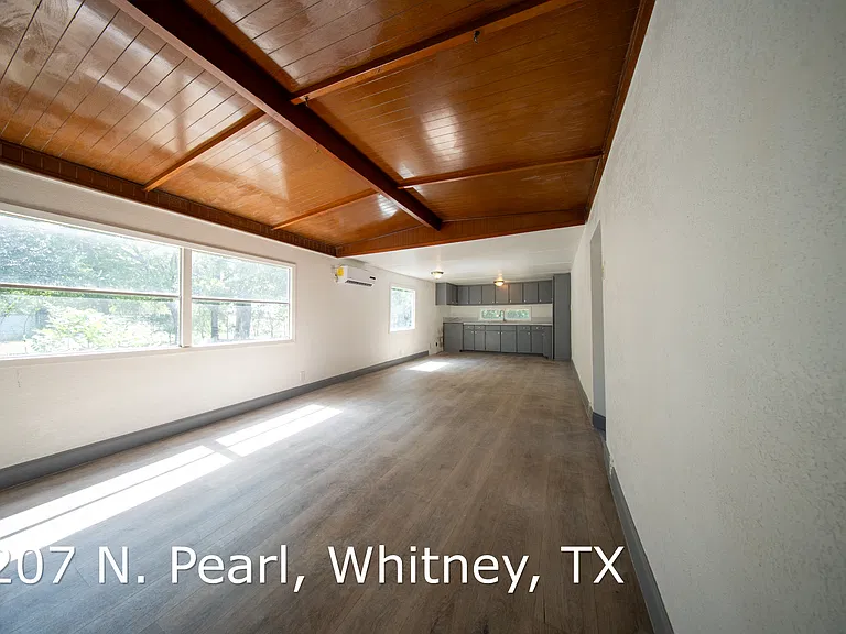 207 N Pearl St — Photo 16