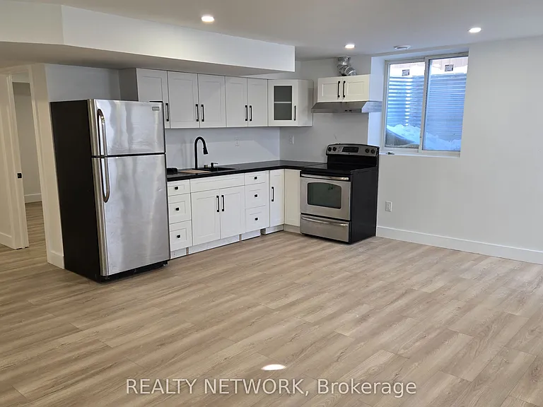 7266 Silver Creek Cir #LOWER — Photo 6