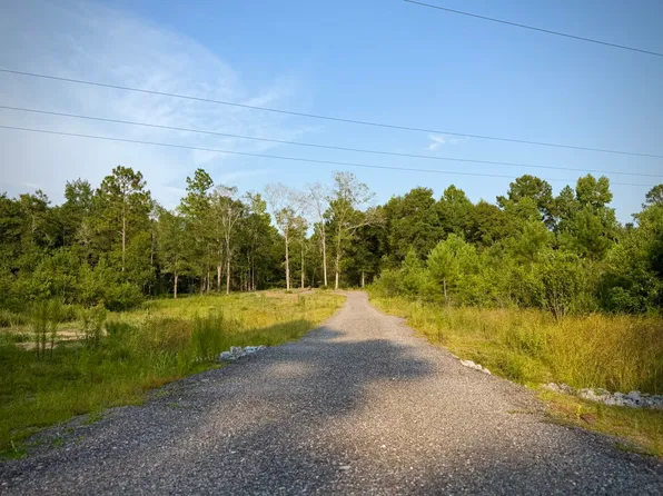 3200 E Chipper Rd, Cantonment, FL 32533