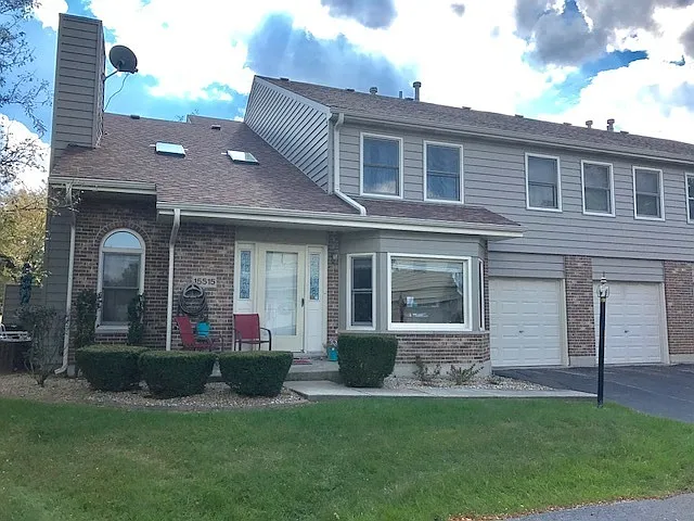 15515 Westminster Dr — Photo 1