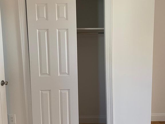 3rd image of 674 Saint Anns Ave APT 4N