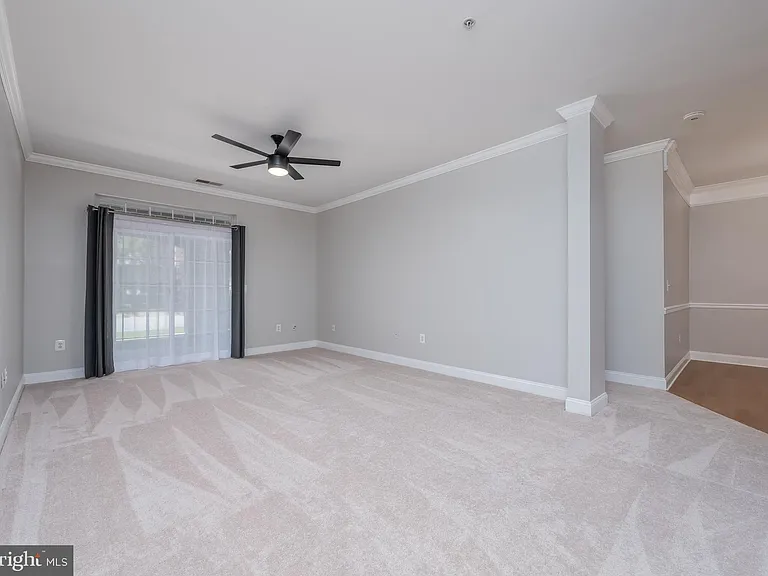 5800 Clipper Ln #104 — Photo 4