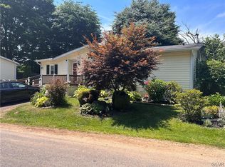 14 Lakeview Dr, Quakertown, PA 18951