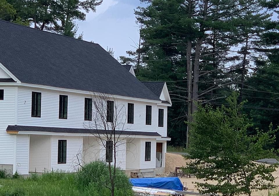 2nd image of 2 Pendleton Farms Sq #A