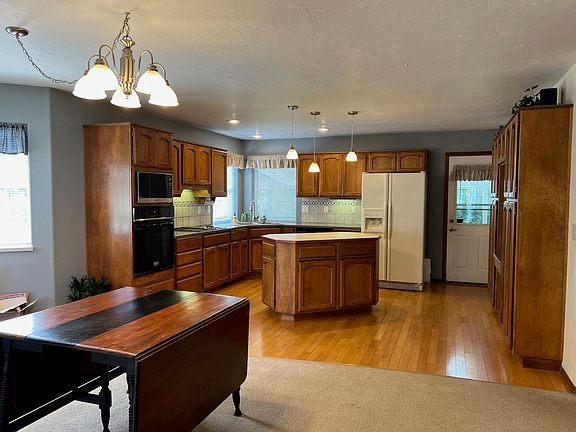 4th image of 1049 Jeramy Way