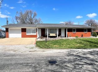 299 Redwood Dr, Aviston, IL 62216