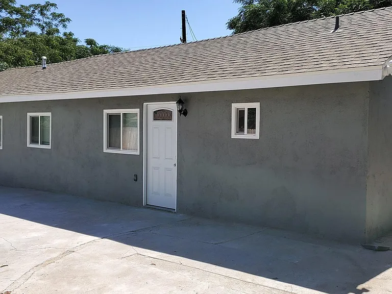 21631 Cottonwood Ave — Photo 1