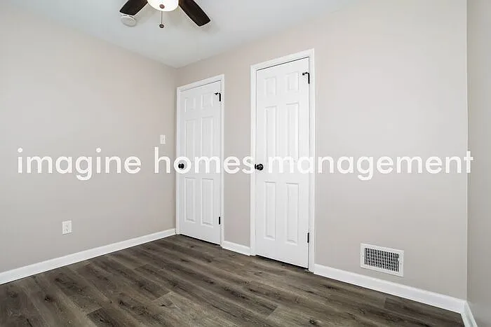 2701 Sandhurst Dr — Photo 10