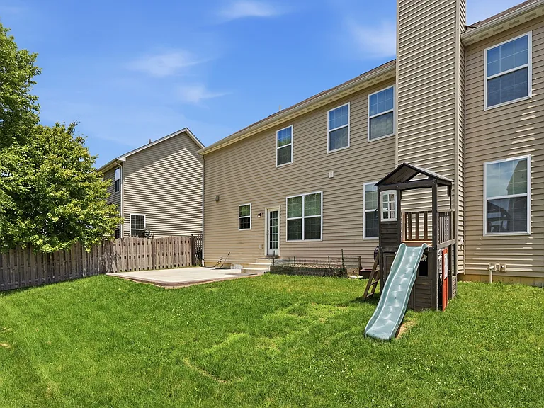 12250 Eddington Pl — Photo 44