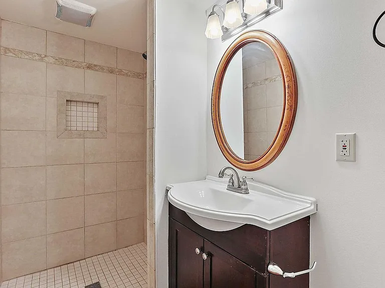 7008 Sherwood Rd #36 — Photo 35