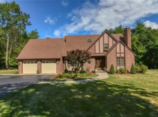 384 Trimtown Rd, Scituate, RI 02857