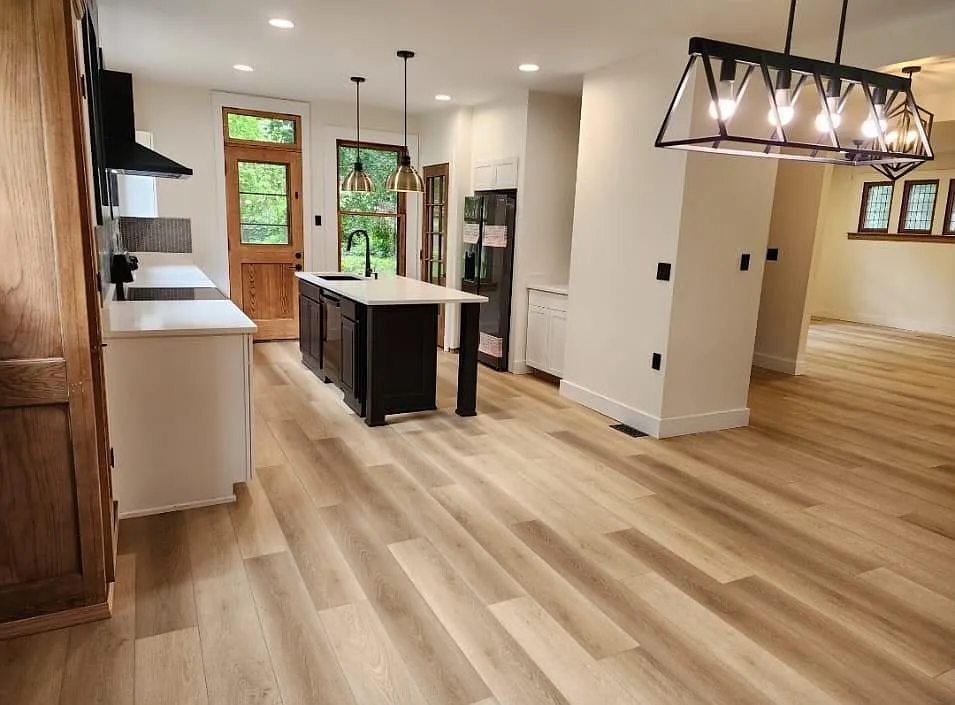 5 bed, 3200 sqft, $4,200 — Photo 2