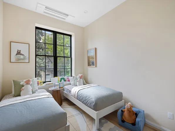 379 12th Street image 6 of 11