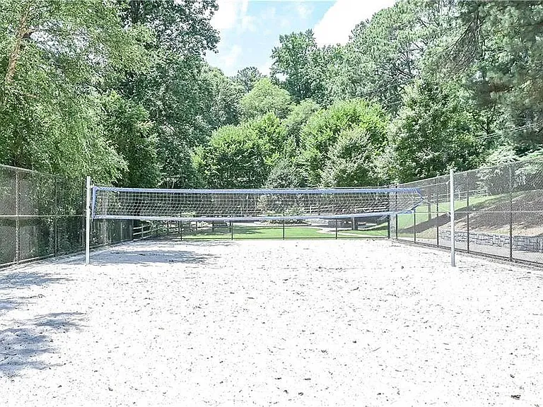 258 Bellvue Dr SE — Photo 18