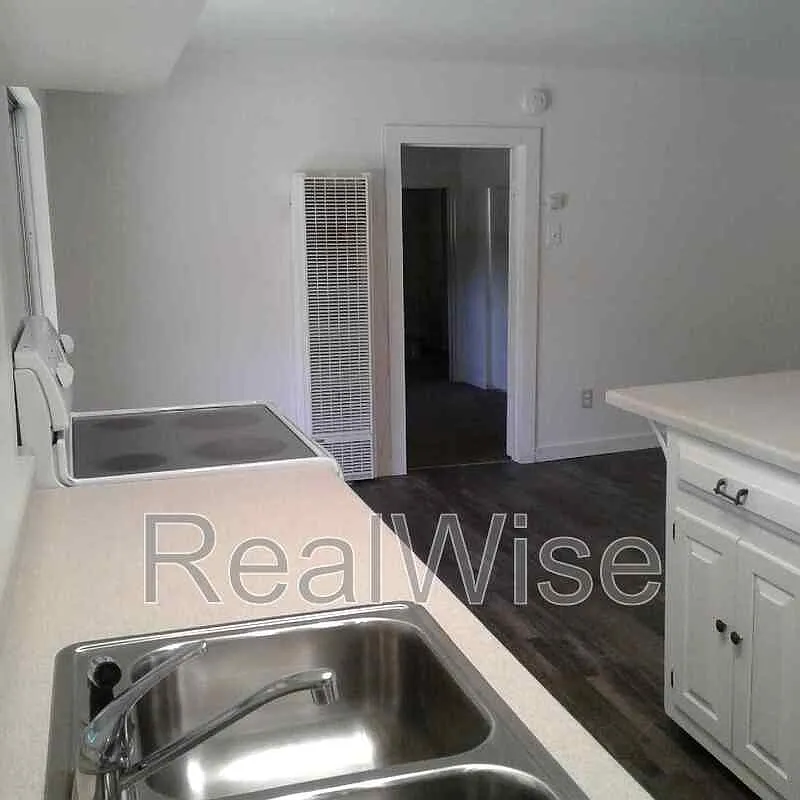 1 bed, 1.0 bath, 1000 sqft, $1,195 — Photo 3