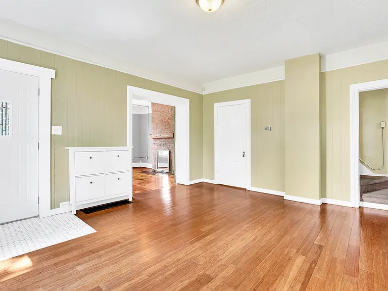 258 Allen Ave — Photo 4