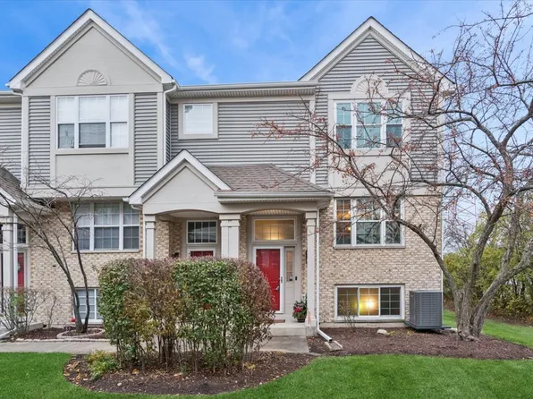 2667 Woodmere Dr, Darien, IL 60561
