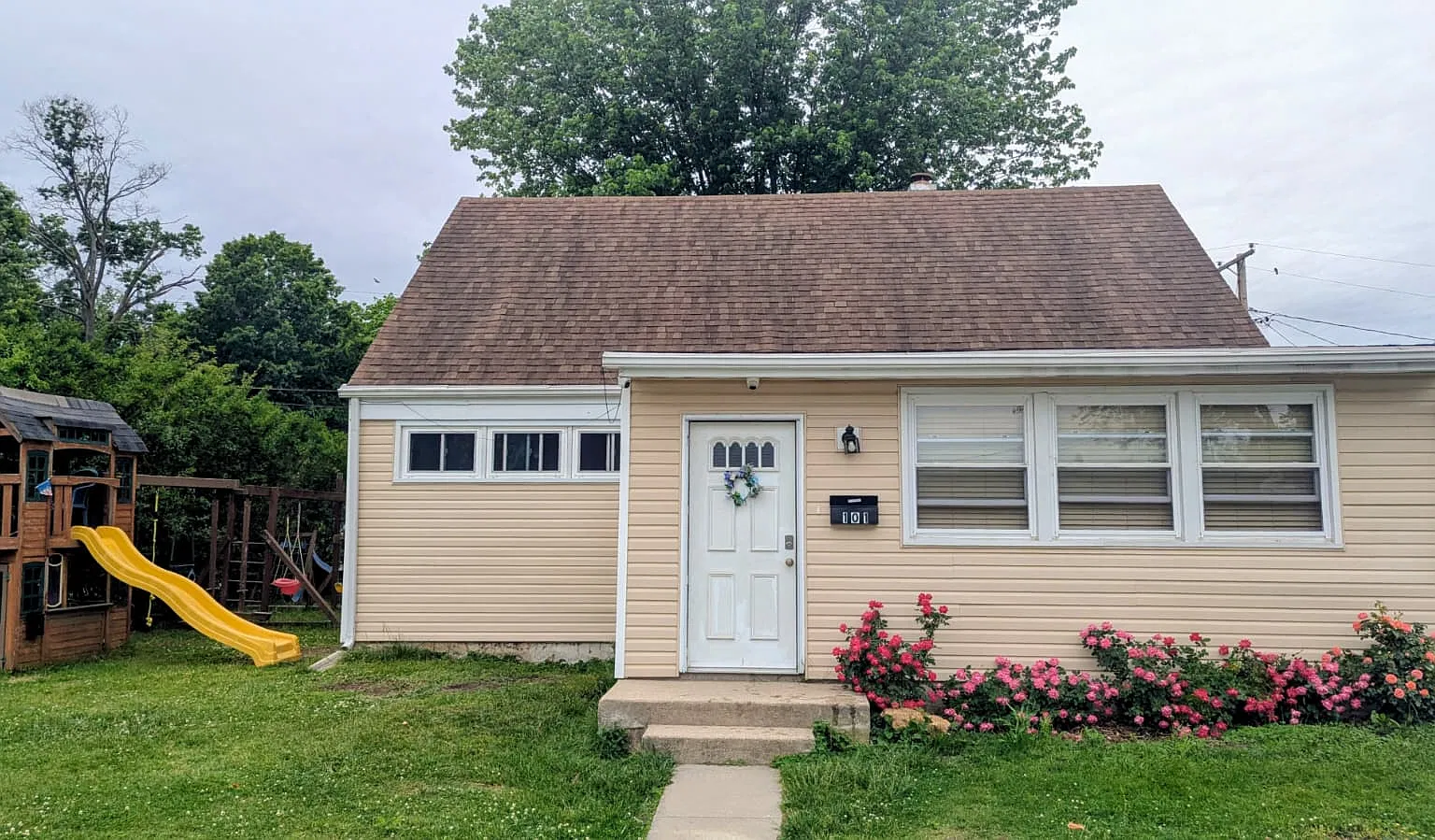 4 bed, 1152 sqft, $2,000 — Photo 1