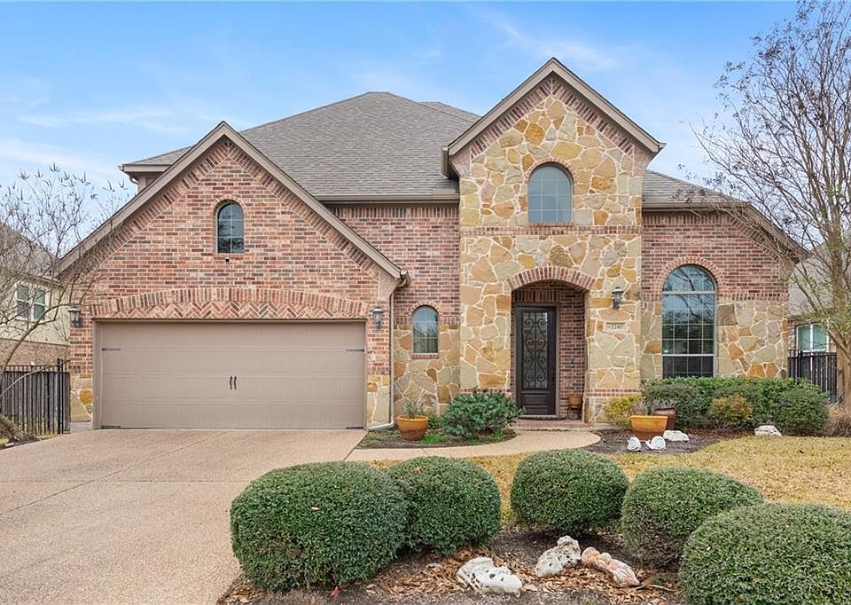 1st image of 2240 Park Place Cir