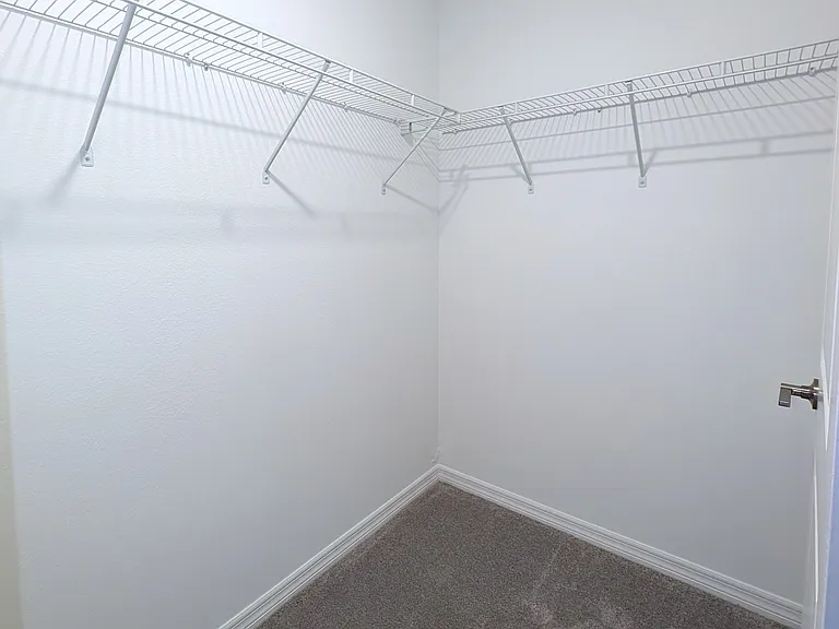 2nd. Suite Closet