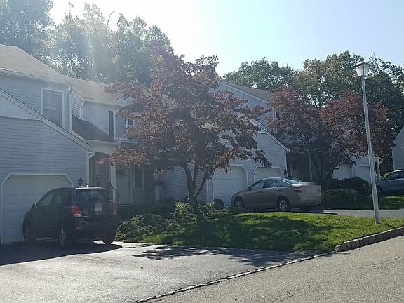 3rd image of 40 Carriage Ln #40