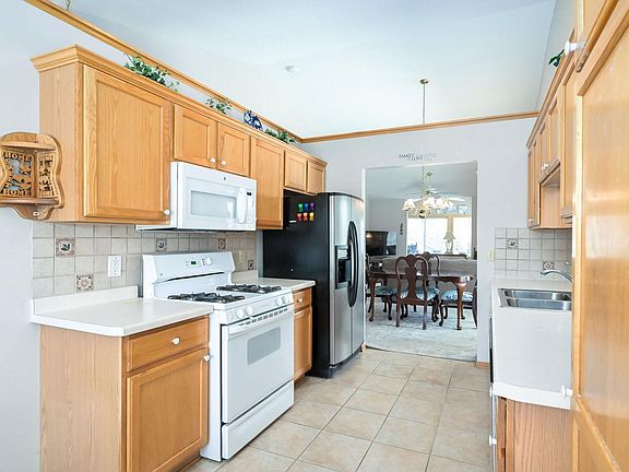 5th image of 1439 Eagle Dr