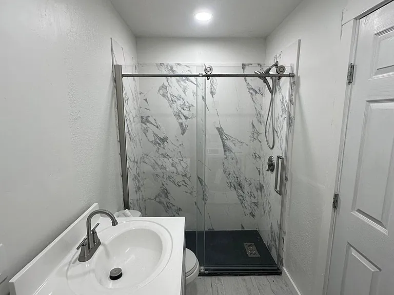 202 Red Oak Cir — Photo 18