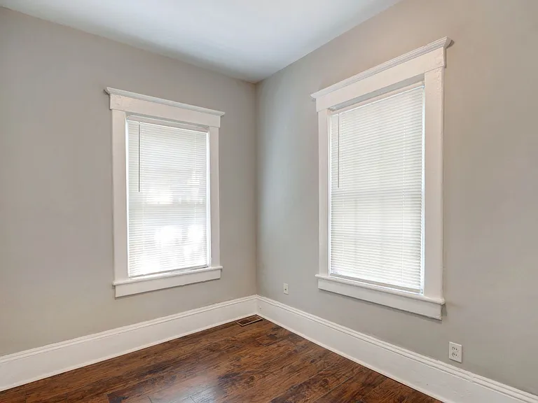 1505 Reynolds St — Photo 10