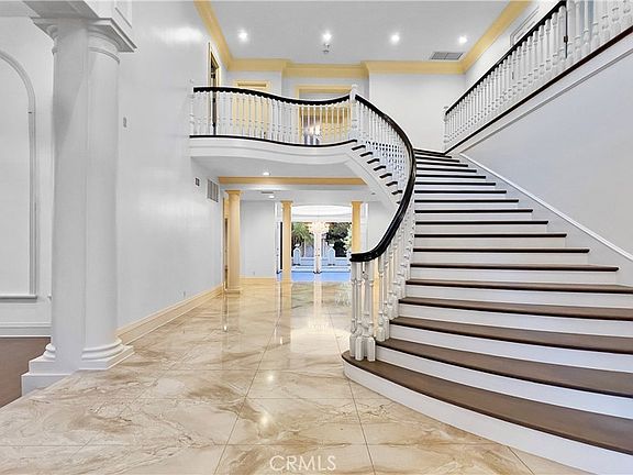 2nd image of 710 N Rodeo Dr