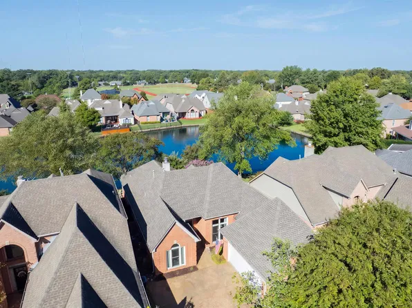1049 Mirror Lake Ln, Cordova, TN 38018
