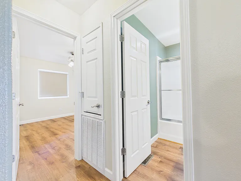 245 Johnson St — Photo 18