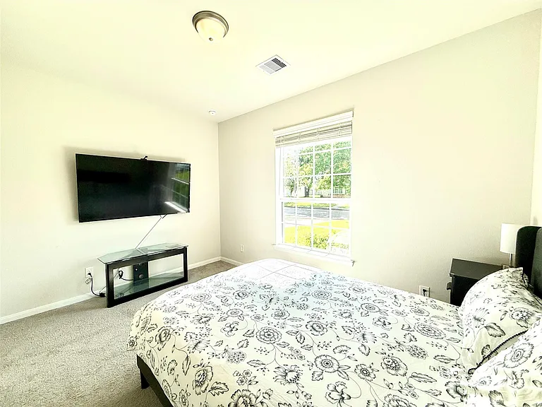 307 Twin Lakes Blvd W — Photo 20