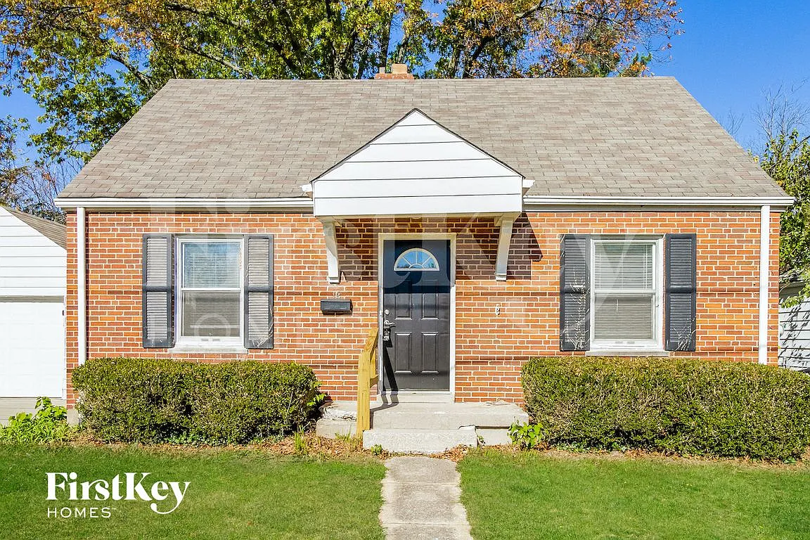 4 bed, 1.0 bath, 1082 sqft, $1,705 — Photo 1