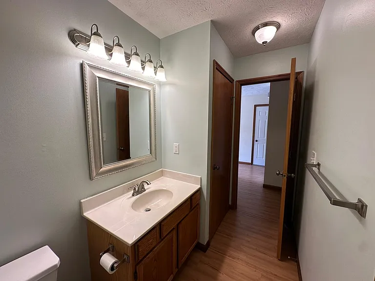 2nd Bathroom
