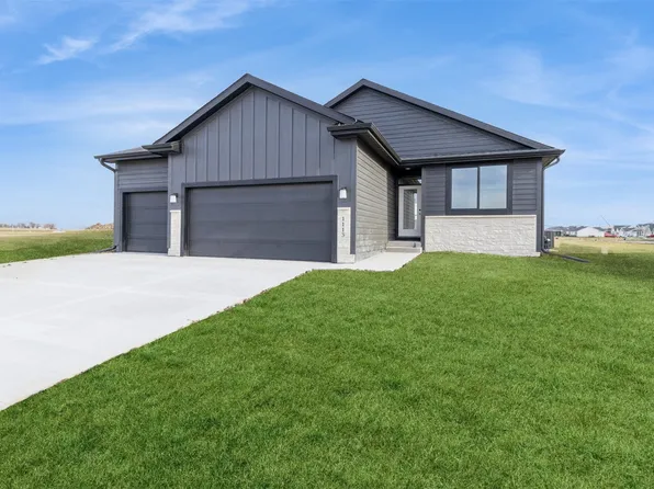 1113 Mulberry Dr NW, Bondurant, IA 50035